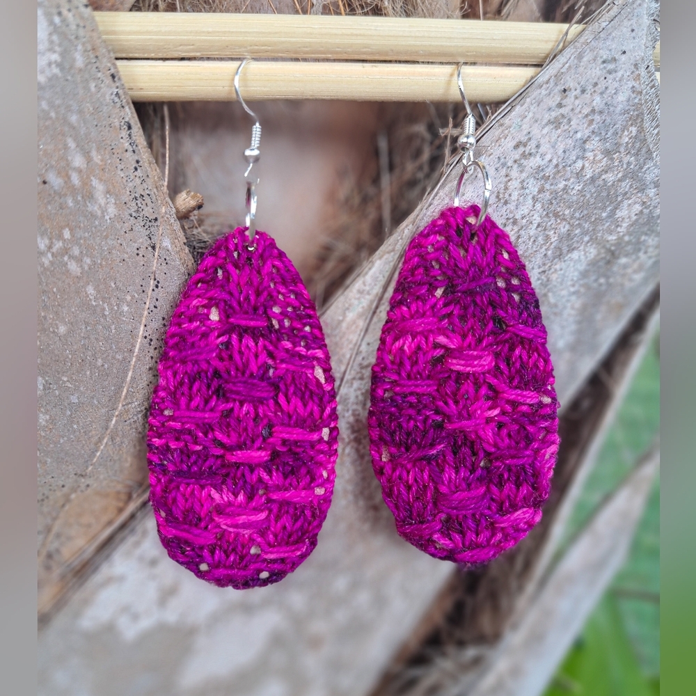 Oval Knit Earrings in Fuchsia Hand Dyed Yarn Green Cotton